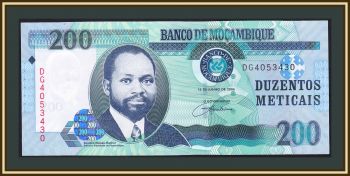  200  2006 P-146 UNC