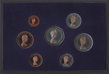 ����� ������������ ������� 7 ����� 1982